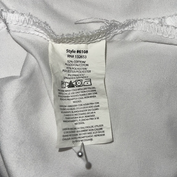 NWOT Women’s size medium WonderWink scrub top - Picture 7 of 7